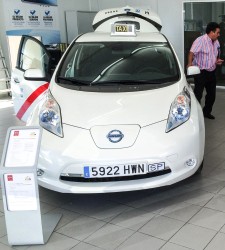 nissan_leaf_taxi.jpg