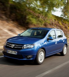 Del Porsche Cayenne al Dacia Sandero: España evoluciona hacia coches 'low-cost'