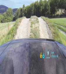 land_rover_capo_transparente.jpg