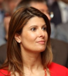 EstherPastor225gl.jpg