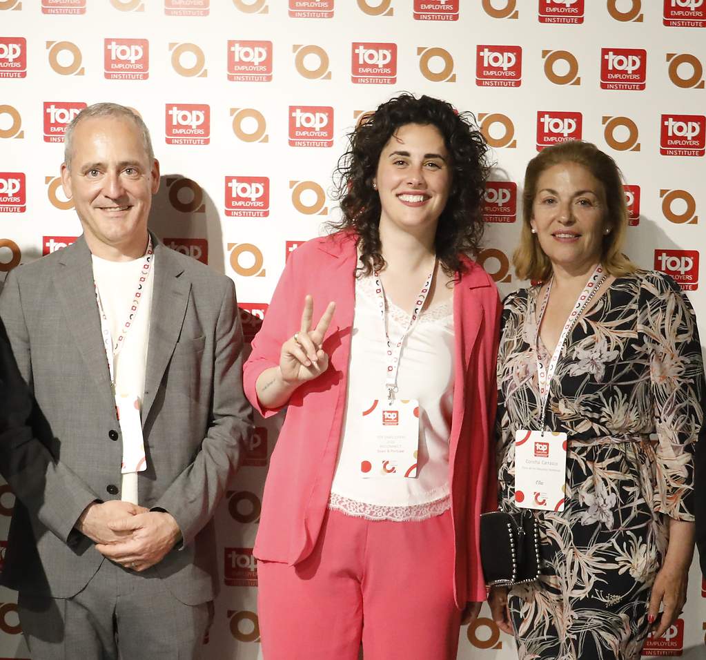 Marta Basso junto a parte del equipo de Top Employers y Foro RRHH