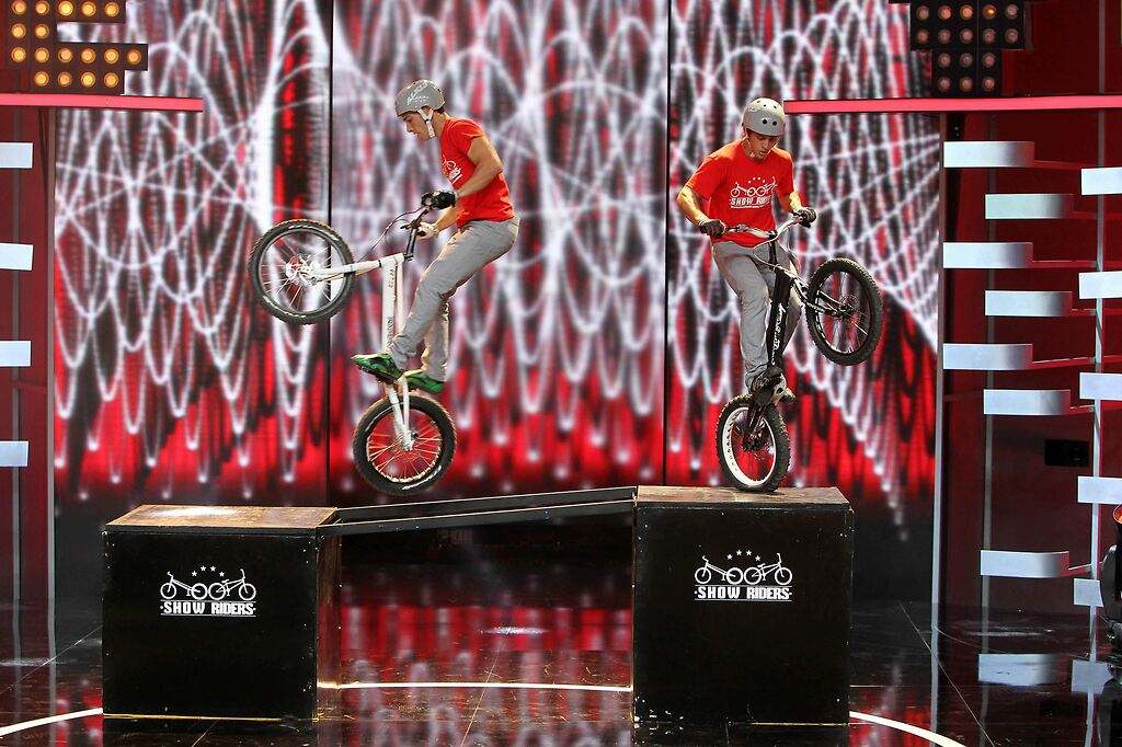 Show Riders