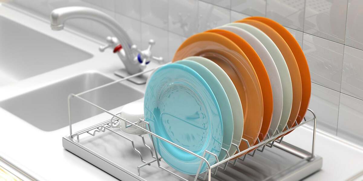 Adiós al escurreplatos al lado del fregadero: esta nueva tendencia no ocupa espacio y mantiene tu cocina limpia y ordenada