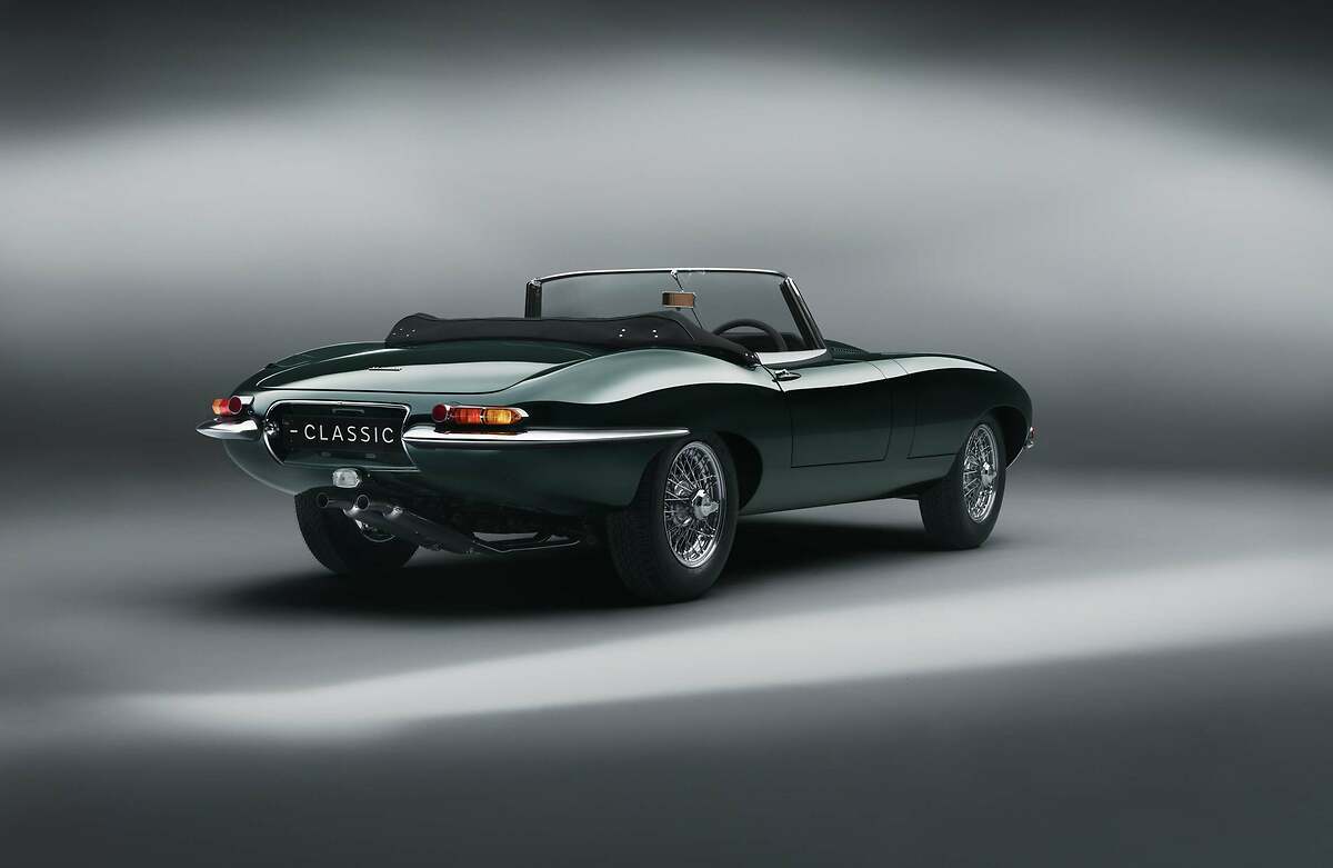Jaguar Classic E-Type conmemorativo. Para rendir homenaje a los 50 años que han pasado desde que este modelo dejara de fabricarse.