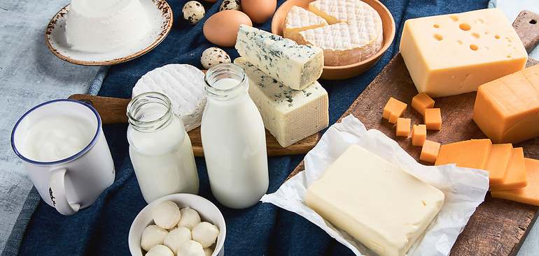 Imagen de leche y quesos