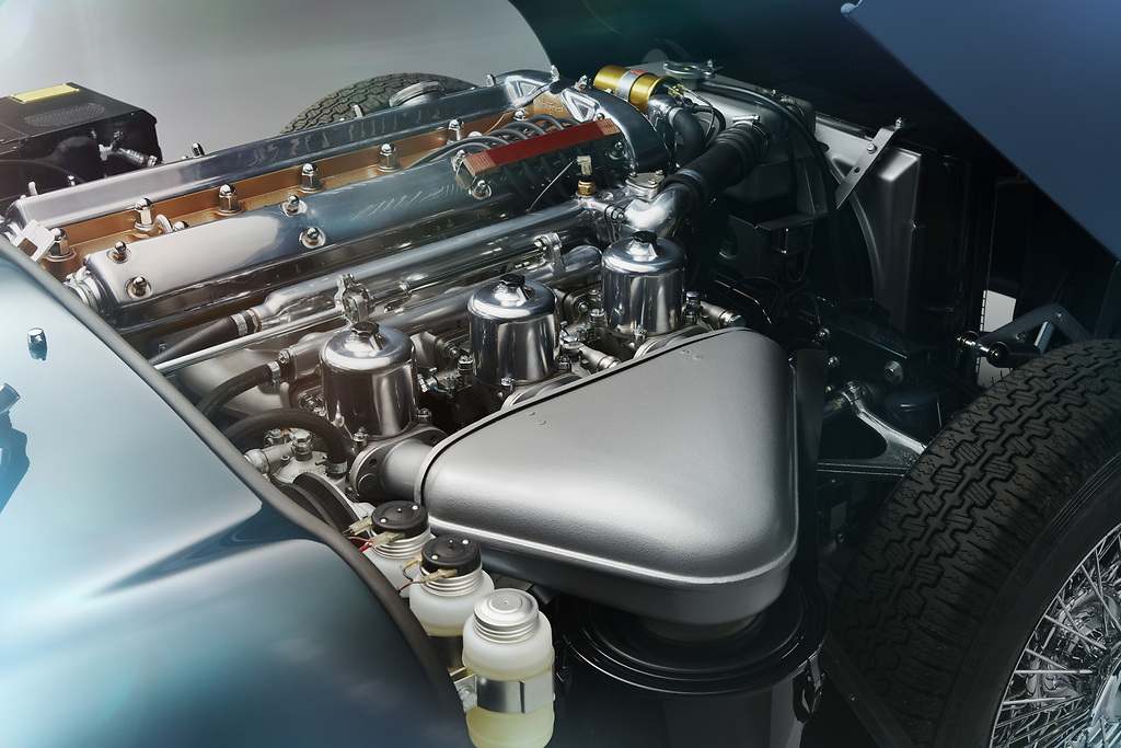 Jaguar Classic E-Type conmemorativo. Motor de 3.8 litros, con sistema de inyección electrónico y caja de cambios manual de cinco velocidades