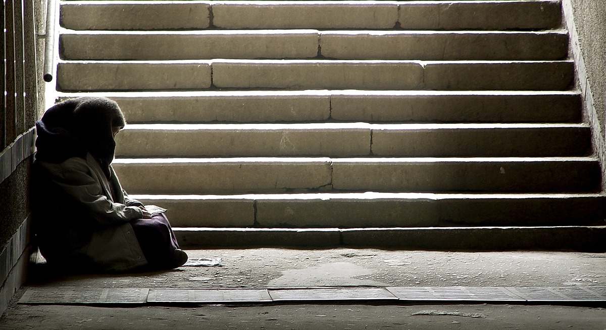 Ni 1.000 ni 500 euros: a partir de qué ingresos se considera que una persona es pobre en España
