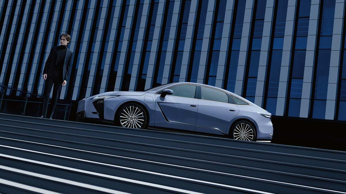 Lexus ES 2026