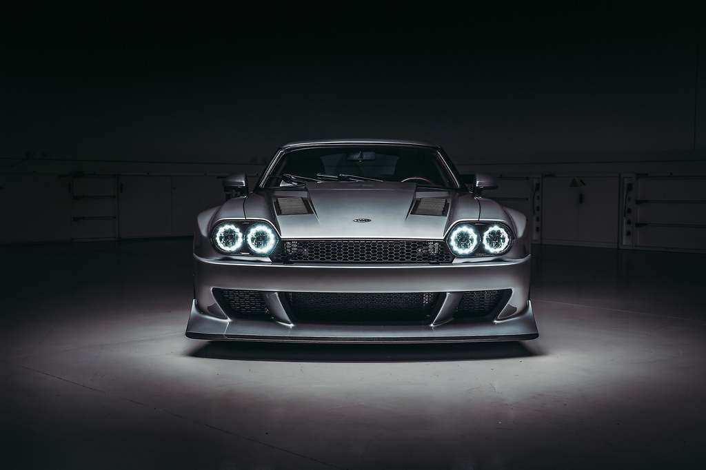 Debuta el Super-GT V12 "Supercat" de TWR