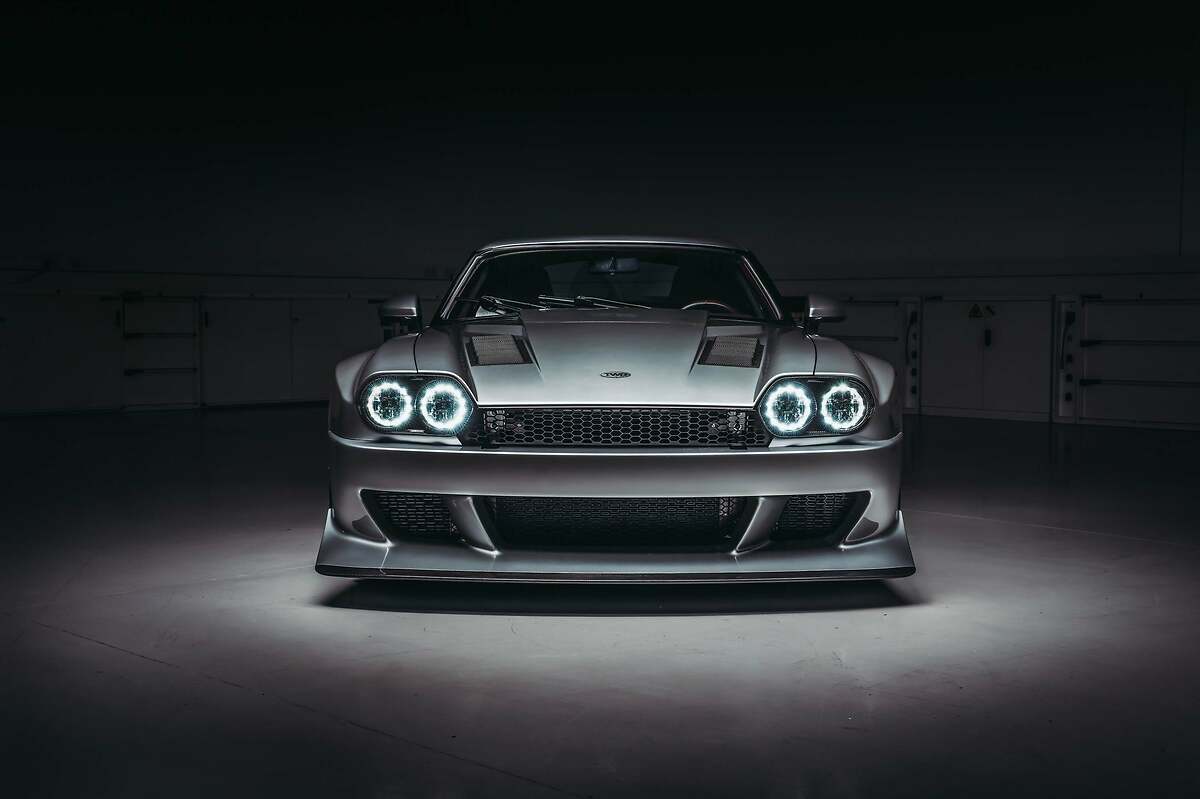 Debuta el Super-GT V12 "Supercat" de TWR