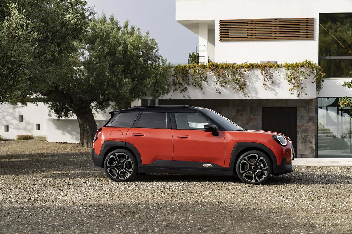 Iluminación y color para el nuevo SUV eléctrico Mini Aceman 2025