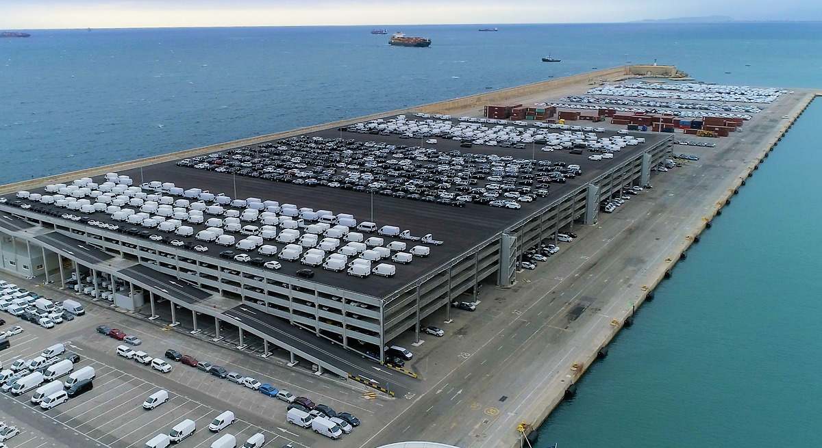 El automóvil valenciano tiñe de rojo su balanza comercial con el desplome de Ford
