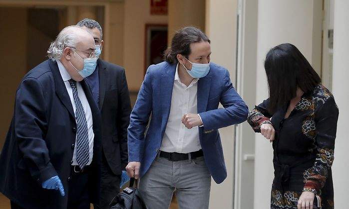 iglesias-besocodo.jpg