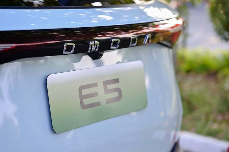 El diseño del eléctrico no difiere mucho de su homólogo de combustión.