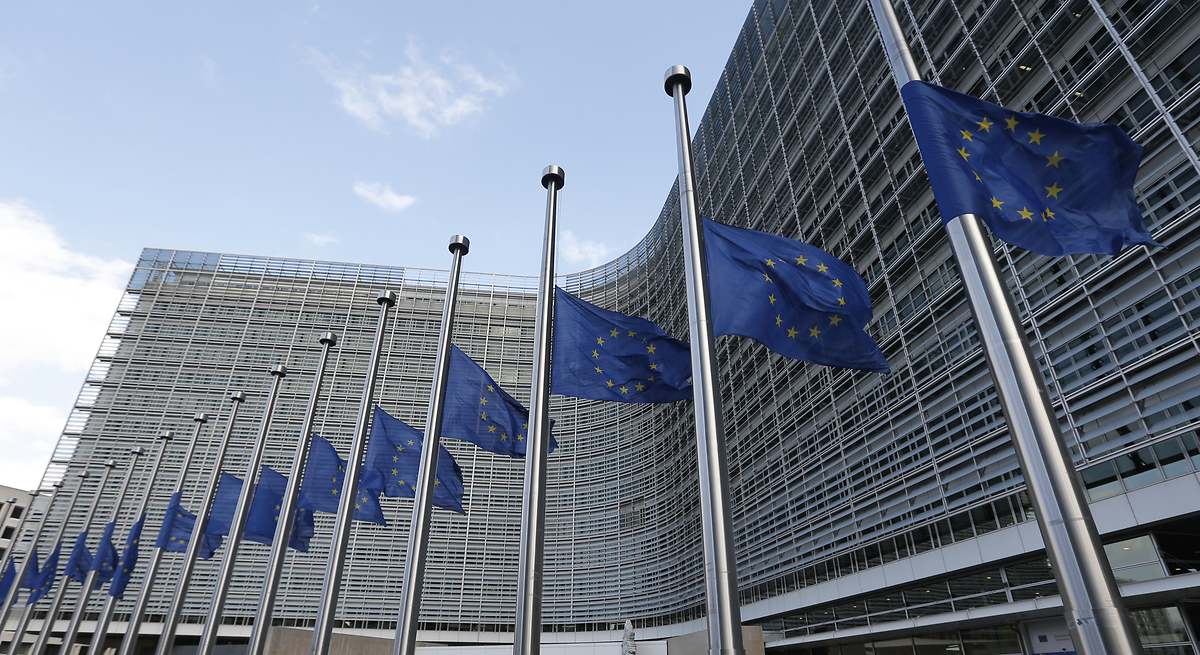 Bruselas lanza un plan para impulsar la producción de la industria química en Europa