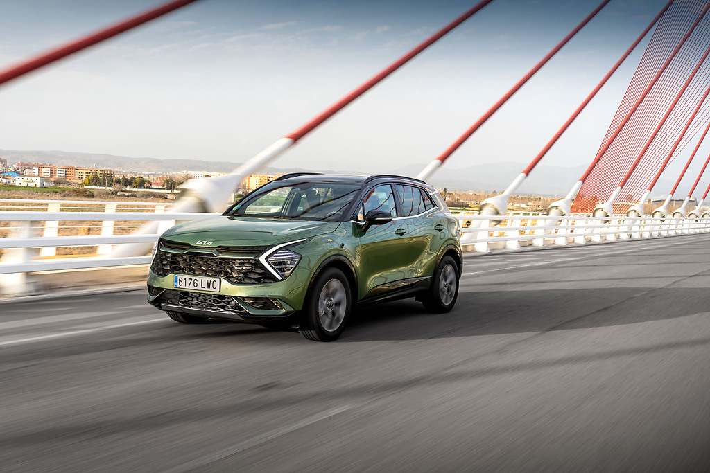Kia Sportage 1.6 T-GDI MHEV 150 CV y 1.6 CRDi MHEV. Desde 32.600 euros.