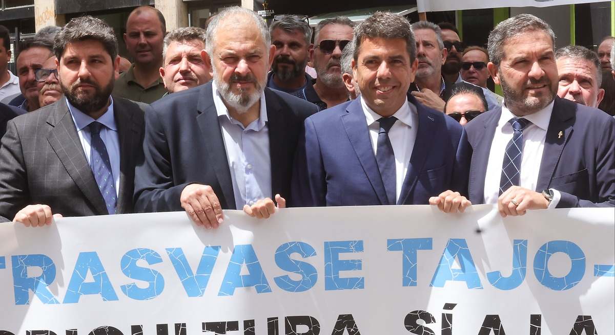 La guerra del agua se enquista: Mazón y Miras pleitearán contra el  hachazo  del 50% del trasvase Tajo-Segura