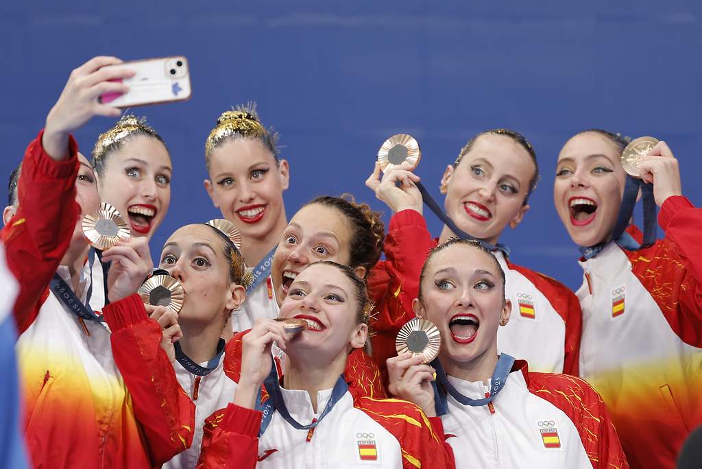 Tercer puesto en natación artística femenina