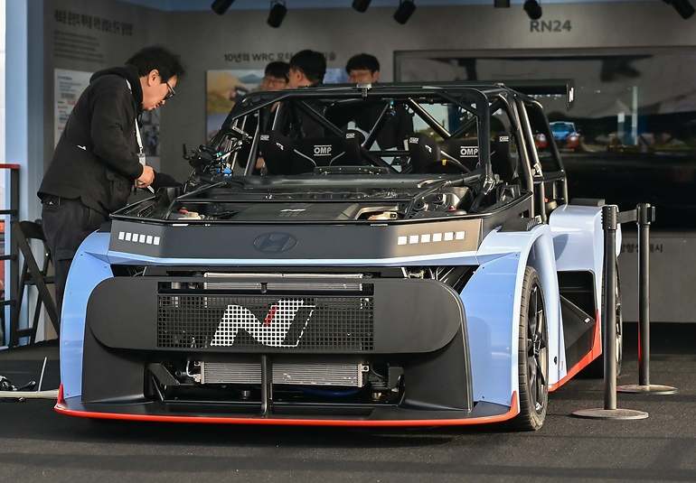 Laboratorio rodante Hyundai RN24, buscando lograr precisión y diversión máximas en un eléctrico (además de drifting, con 478 kW (650 CV) y 1.880 kg)