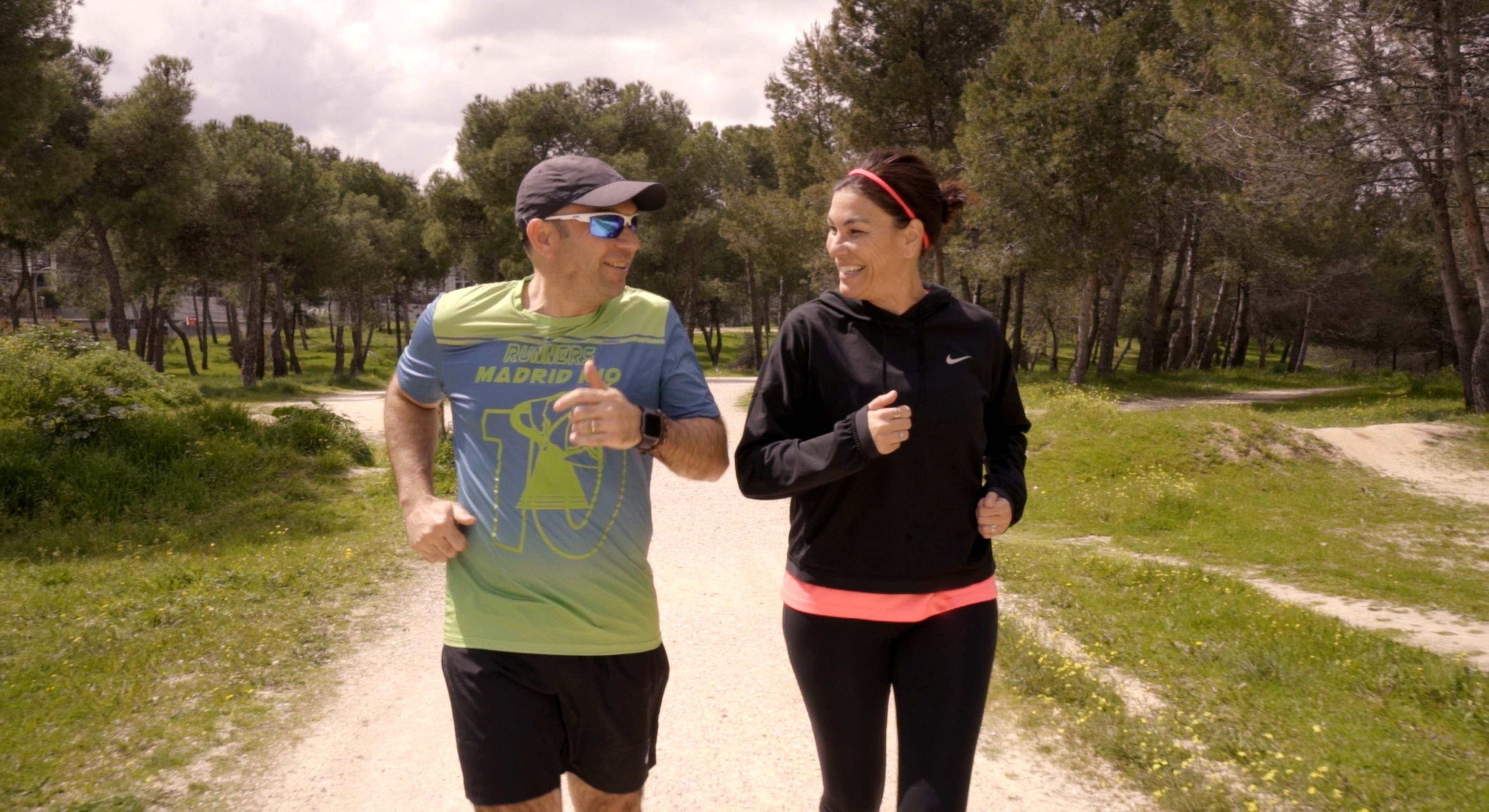 Empleados de Santander haciendo una ruta durante el Día Be Healthy.