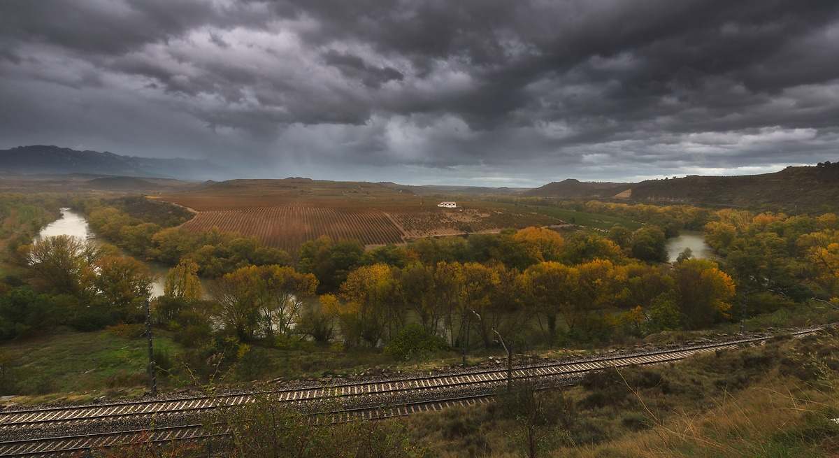 La Confederación Hidrográfica del Ebro advierte a la población por la DANA a partir de este fin de semana:  Puede haber crecidas en barrancos y cauces 