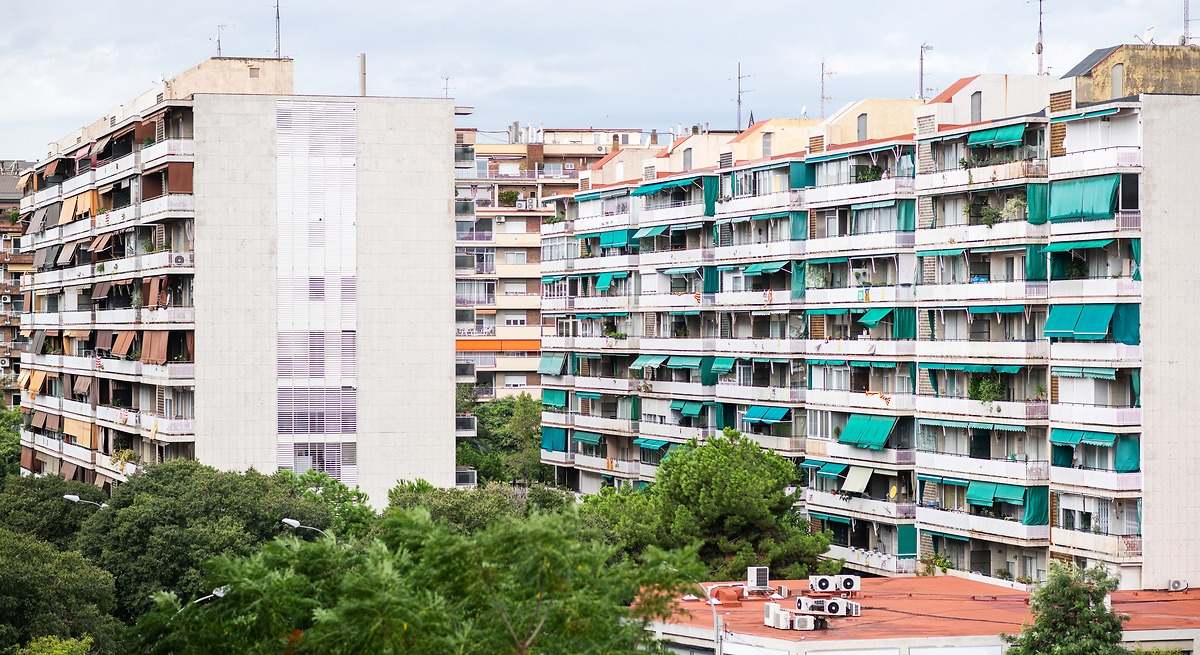 Se insta a los hogares españoles a cerrar cortinas y persianas a partir de esta hora: los avisos siguen por casi el país