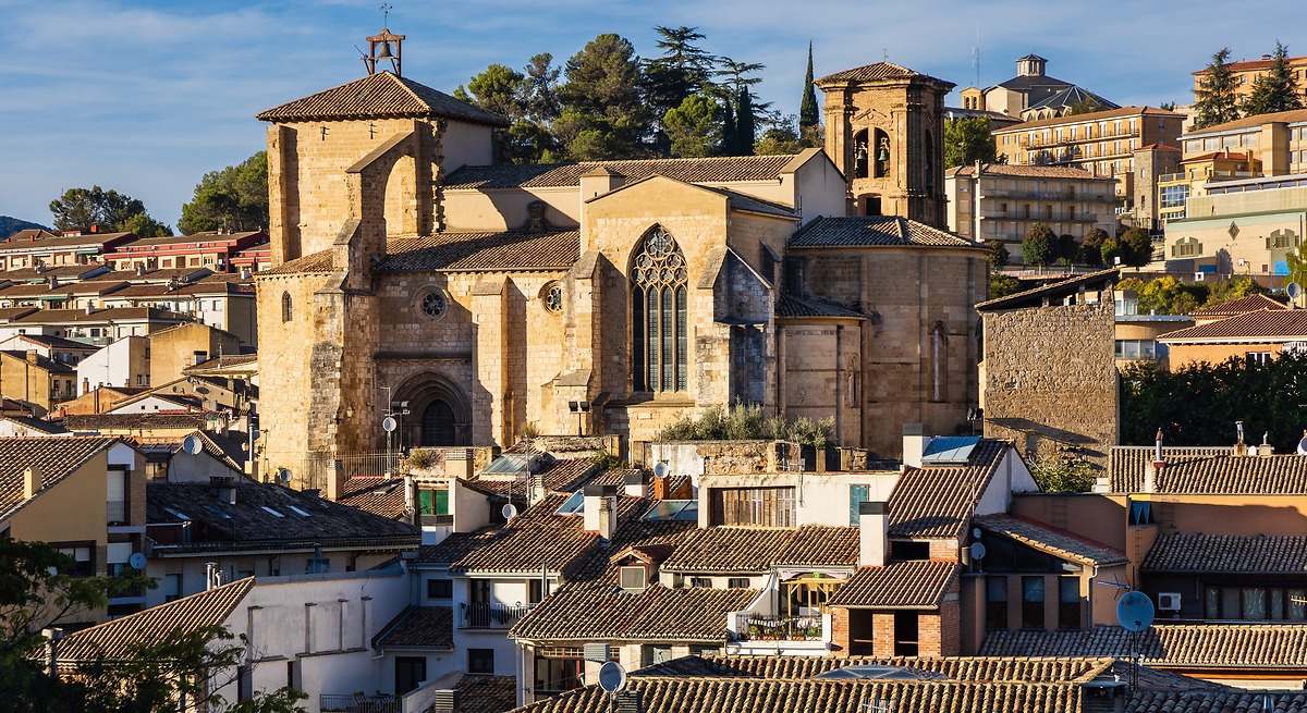 La antigua villa más bonita de España para visitar en septiembre:  La Toledo del norte , según  National Geographic 