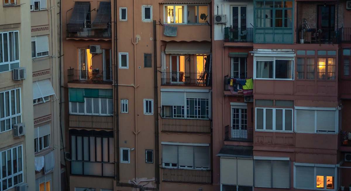 Se insta a los hogares españoles a cerrar las ventanas a partir de esta hora: los avisos se extienden a seis regiones