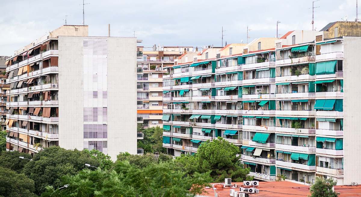 Se insta a los hogares españoles a cerrar cortinas y persianas a partir de esta hora: se extiende la situación de inestabilidad