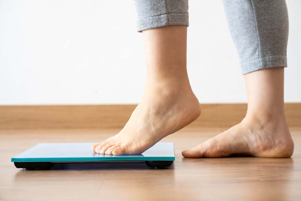 Controlar el peso, especialmente la grasa abdominal