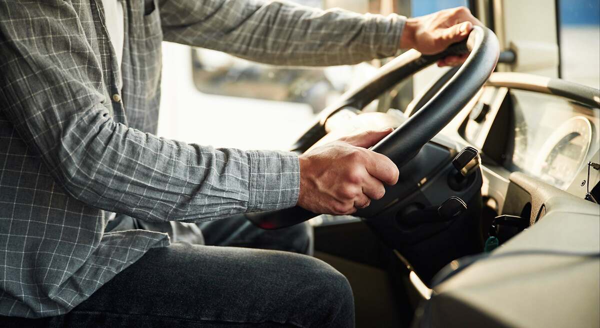 Un conductor con alcoholismo crónico logra una pensión tras vencer a la Seguridad Social:  Incompatible con la conducción profesional 