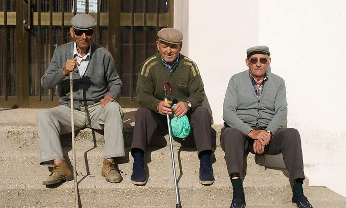 pensionistas-escalinatas-alamy.jpg