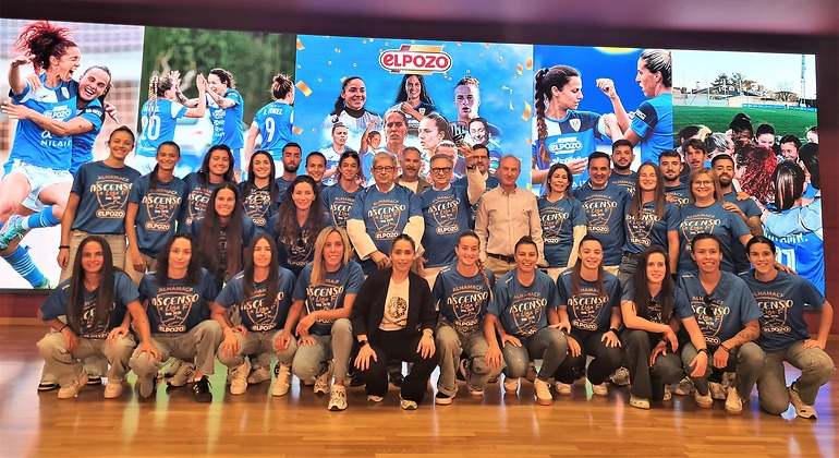 ElPozo Alimentación homenajea al Alhama Club de Fútbol ElPozo por su ascenso