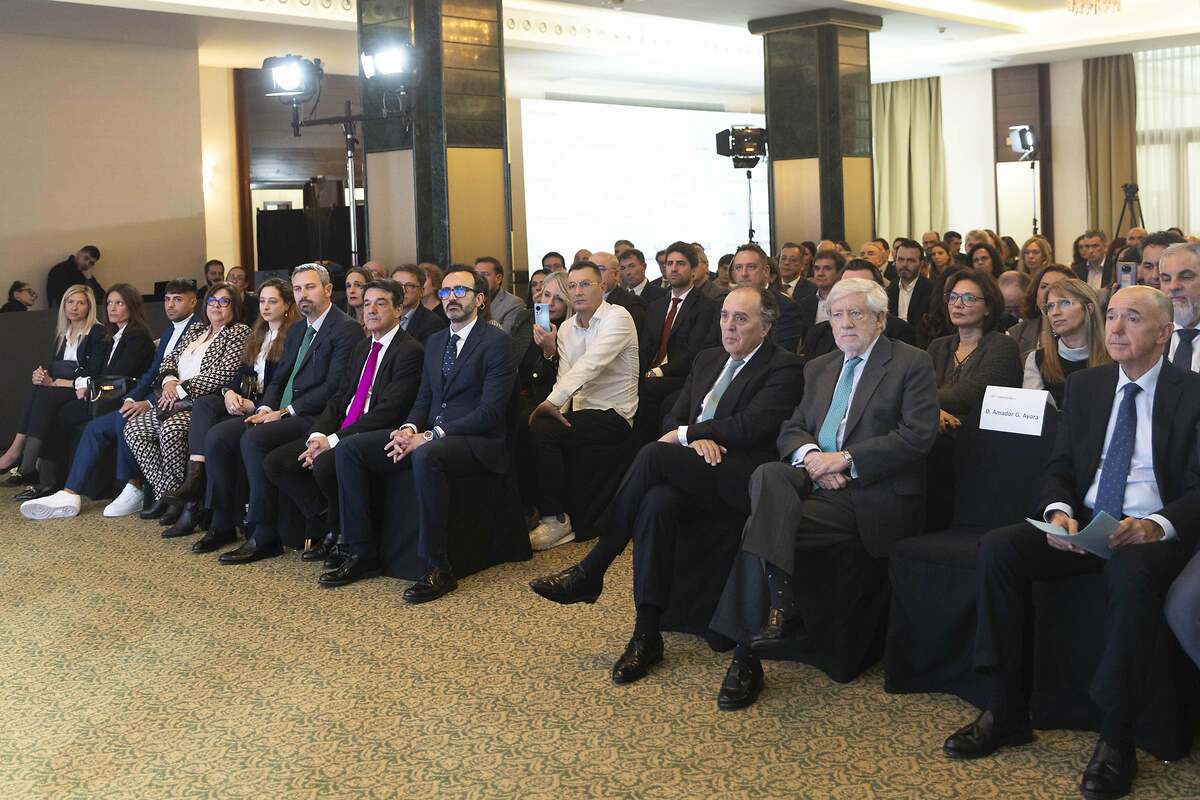 Ambiente en la entrega de certificados