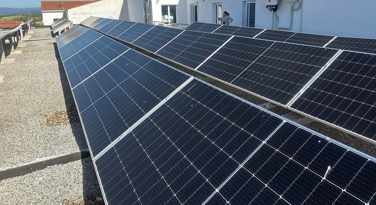 Iberdrola desarrolla en Navalvillar de Pela una comunidad solar de la que podrán beneficiarse cerca de 200 familias