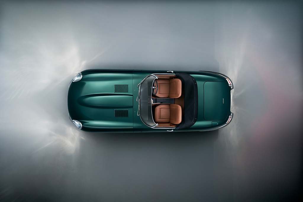 Jaguar Classic E-Type conmemorativo. Cada uno de los modelos incluye referencias a momentos clave de la historia del E-Type