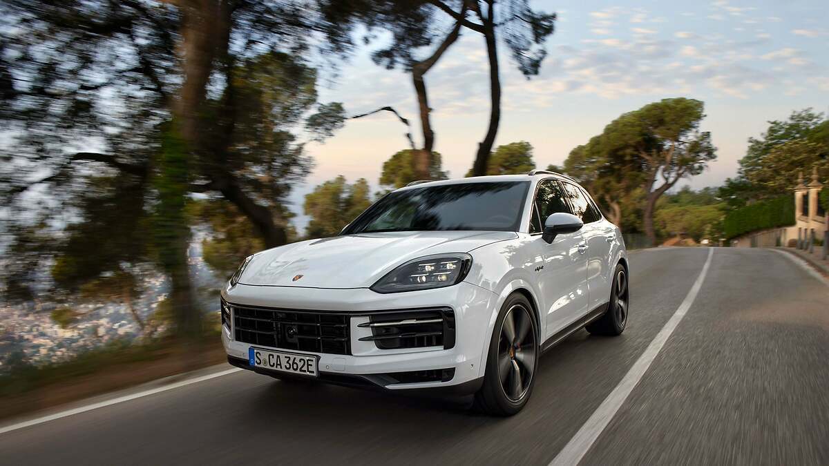 Porsche Cayenne. Gasolina, etiqueta C / Híbrido enchufable (E-Hybrid), etiqueta CERO