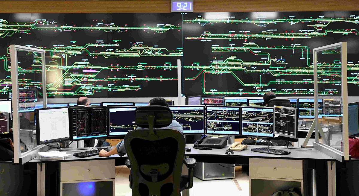 La caída de los servidores de Adif provoca retrasos en varios trenes de alta velocidad en Madrid