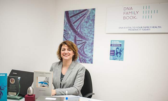 CEO-de-DNA-FAMILY-BOOK_.jpg