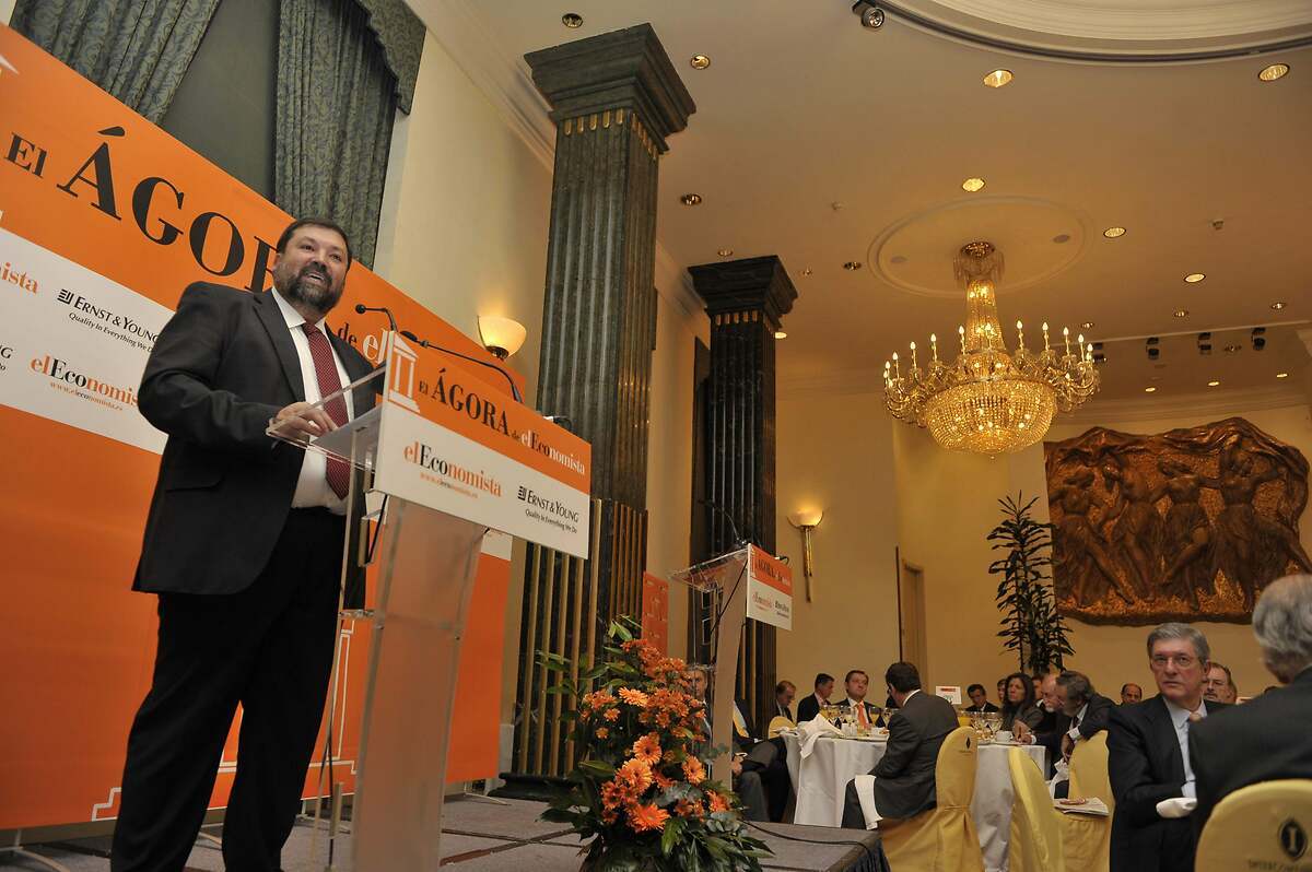 Francisco Caamaño, primer ministro en visitar el Ágora de elEconomista