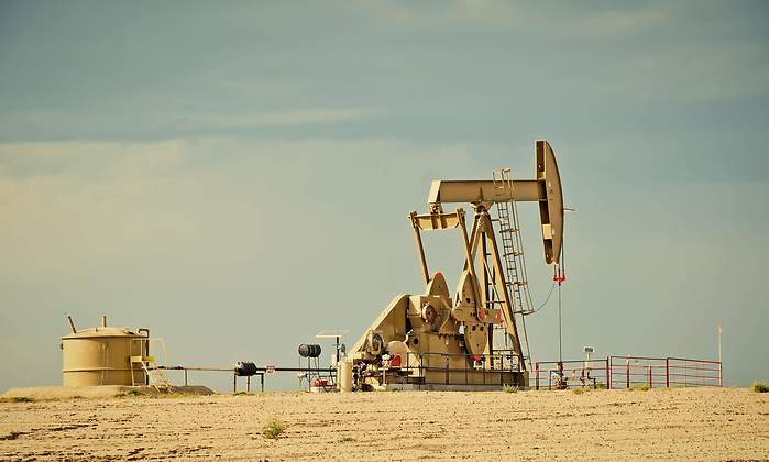 petroleo-desierto.jpg