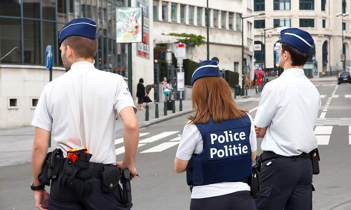 belgica-policia-vigila.jpg