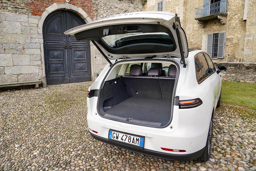 Leapmotor C10. El maletero tiene 435 litros de capacidad.