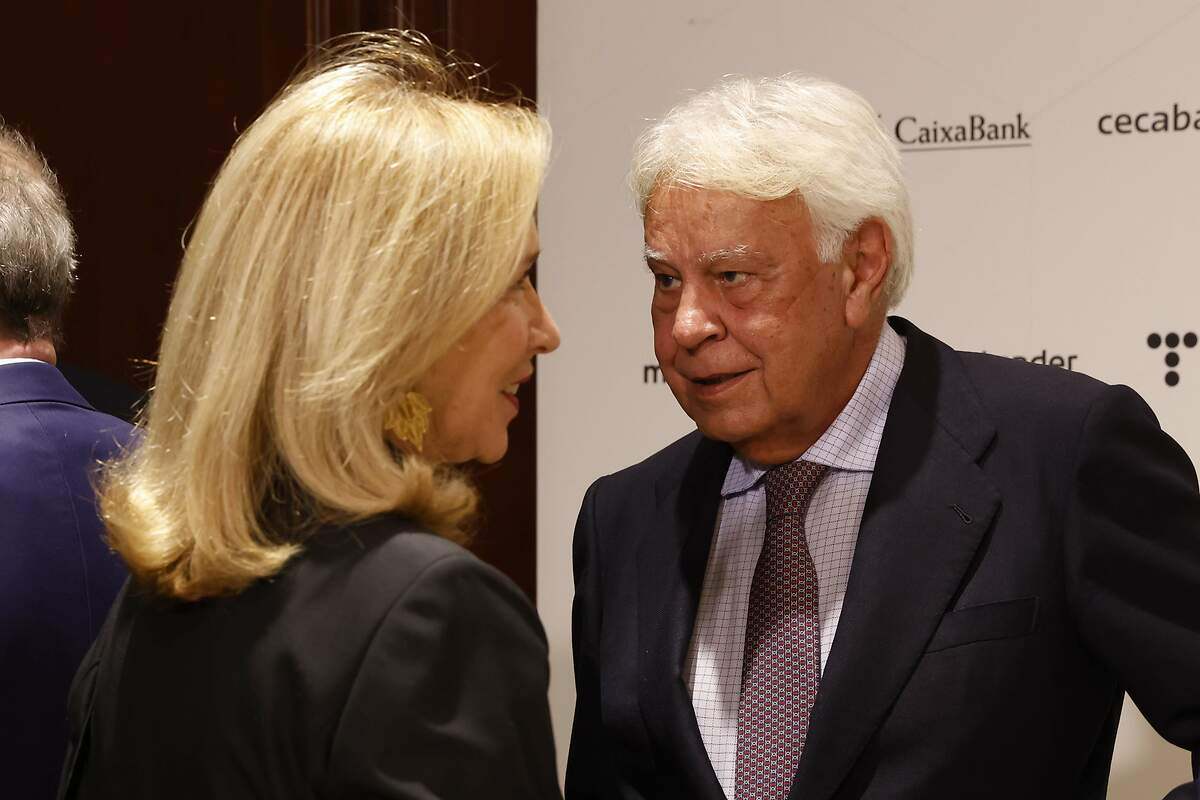 Felipe González, ex presidente del Gobierno y Mar García Vaquero, su mujer