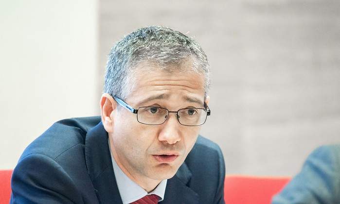 hernandez-cos-banco-espana.jpg