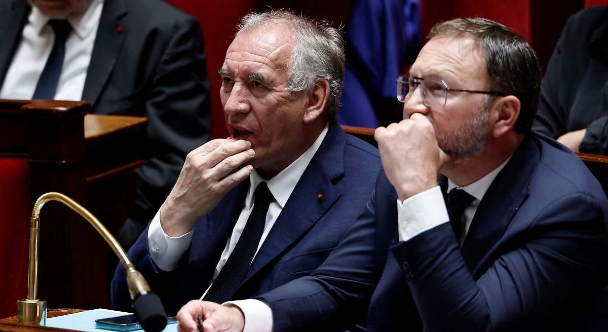 Francia, de nuevo a la deriva