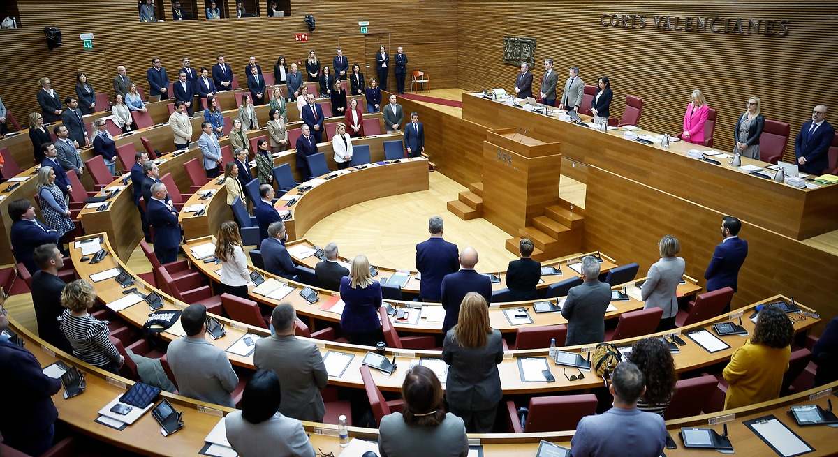 Mazón saca adelante con Vox sus presupuestos para la DANA con recortes simbólicos a sindicatos y patronal