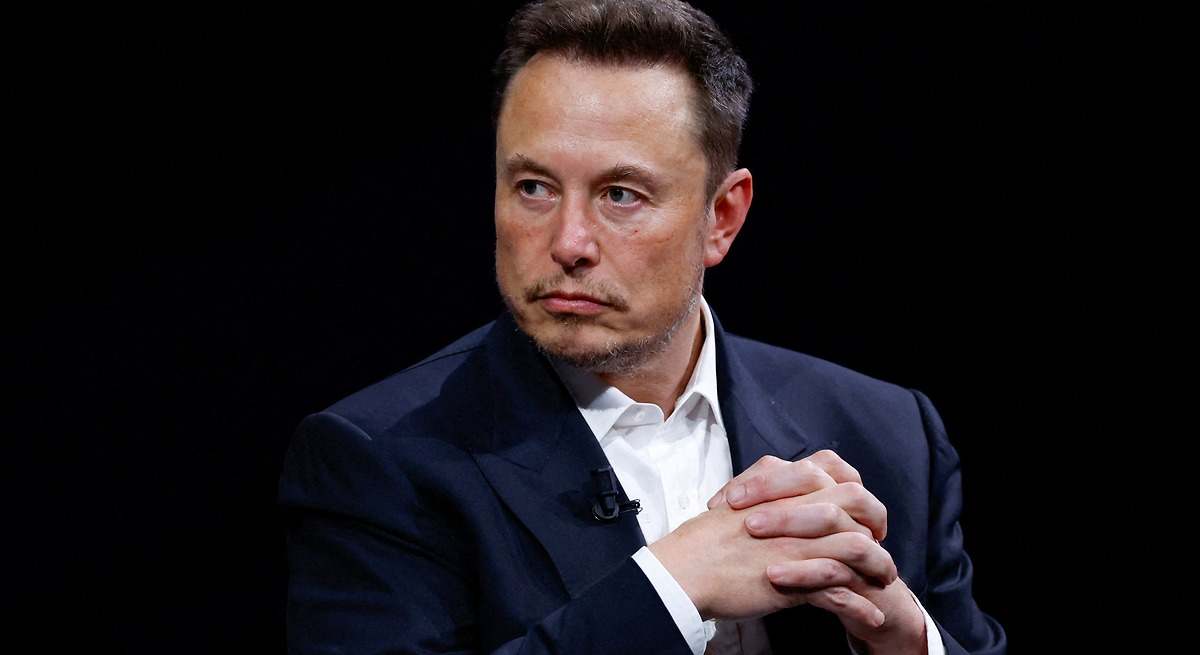 Musk vuelve a retirar el plan robotaxi y Tesla