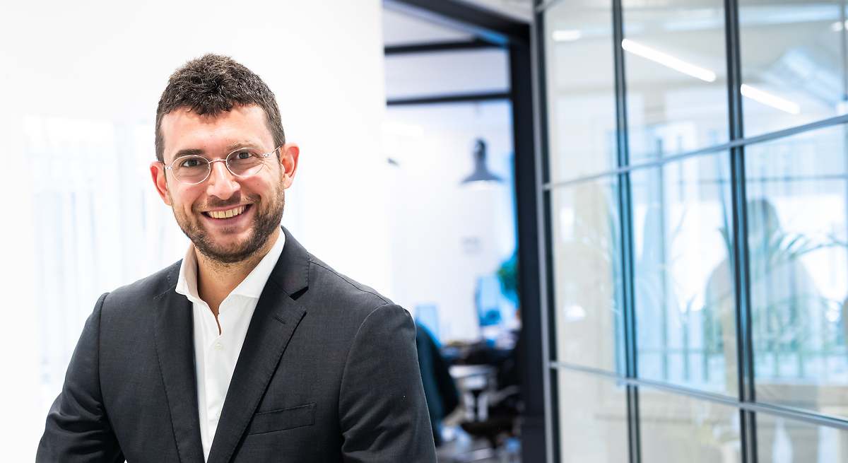 «La banca privada lanza tarjetas indexadas bajo la presión de los ‘roboadvisors'»
