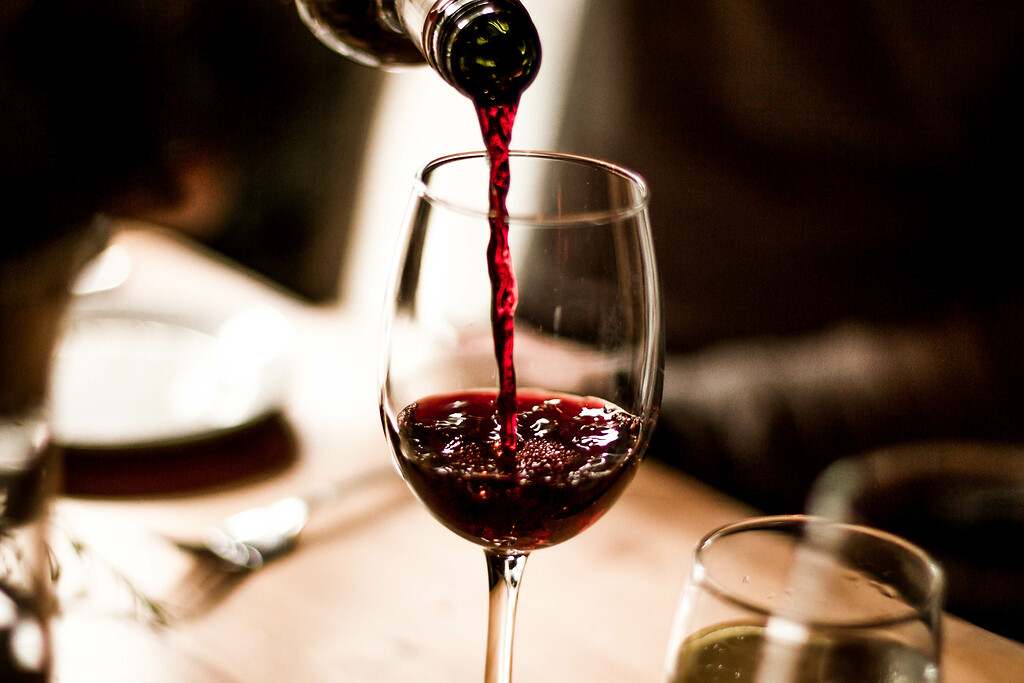 Moderar el alcohol, no demonizarlo